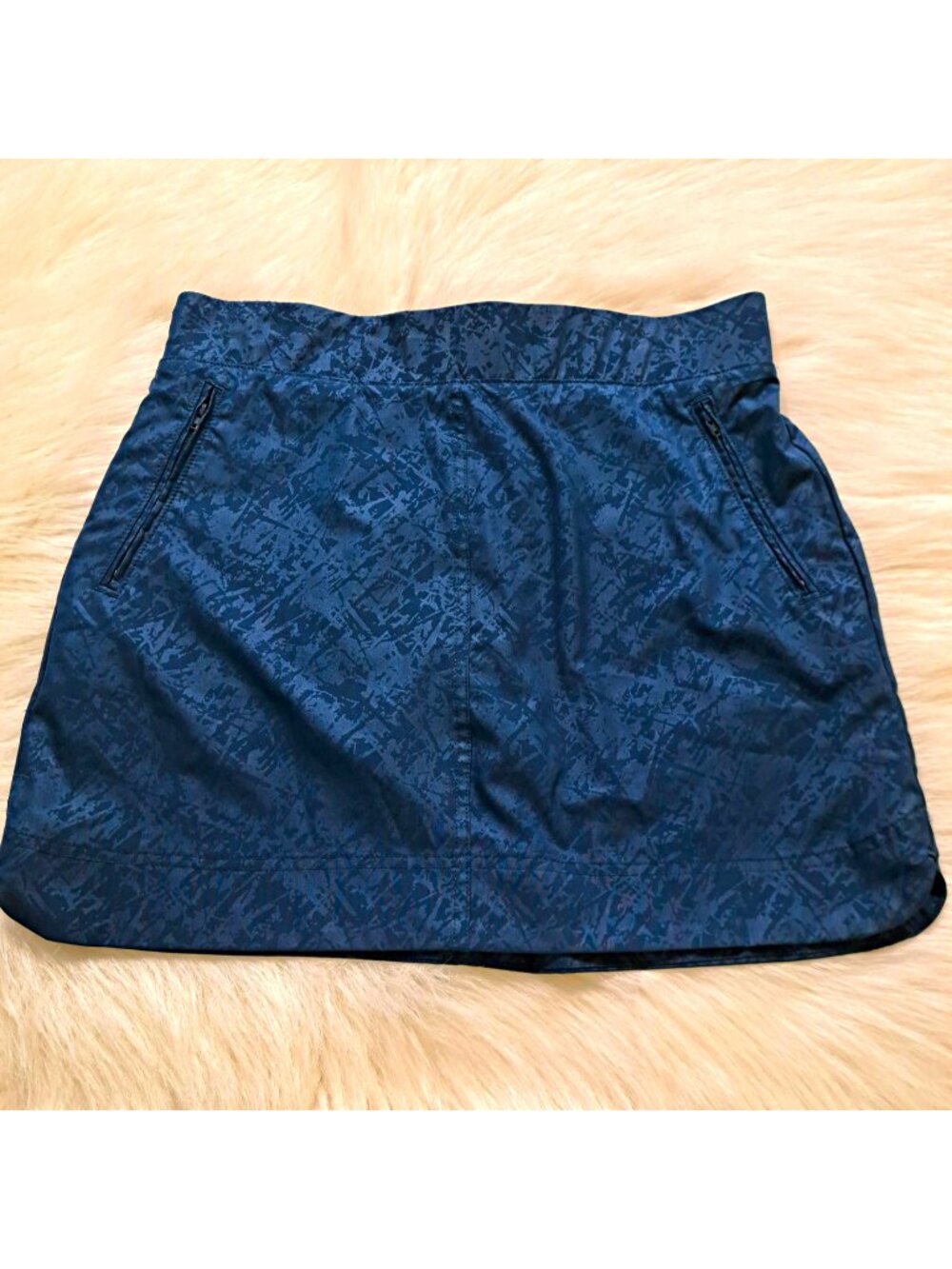 Orvis Women's Shattered Glass Print Athletic Skort Size Medium